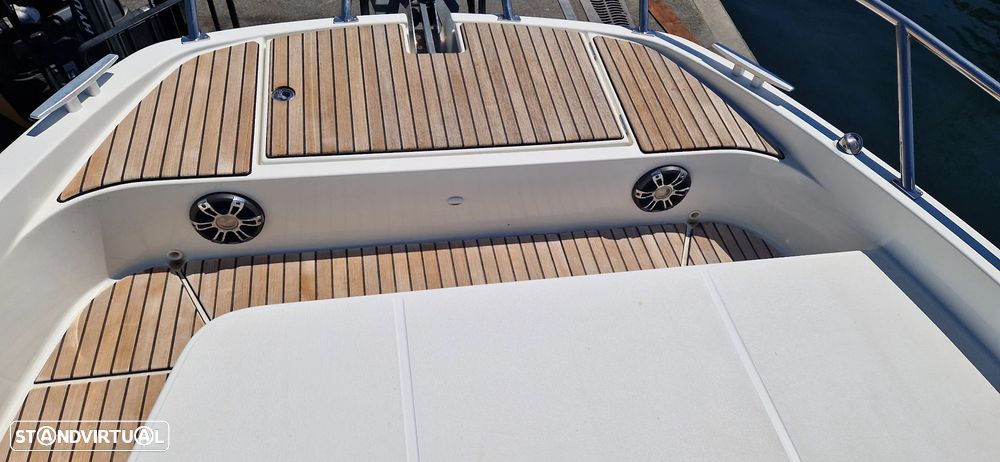 Beneteau FLYER 10 2x350 YAMAHA V8 5.3L - 21