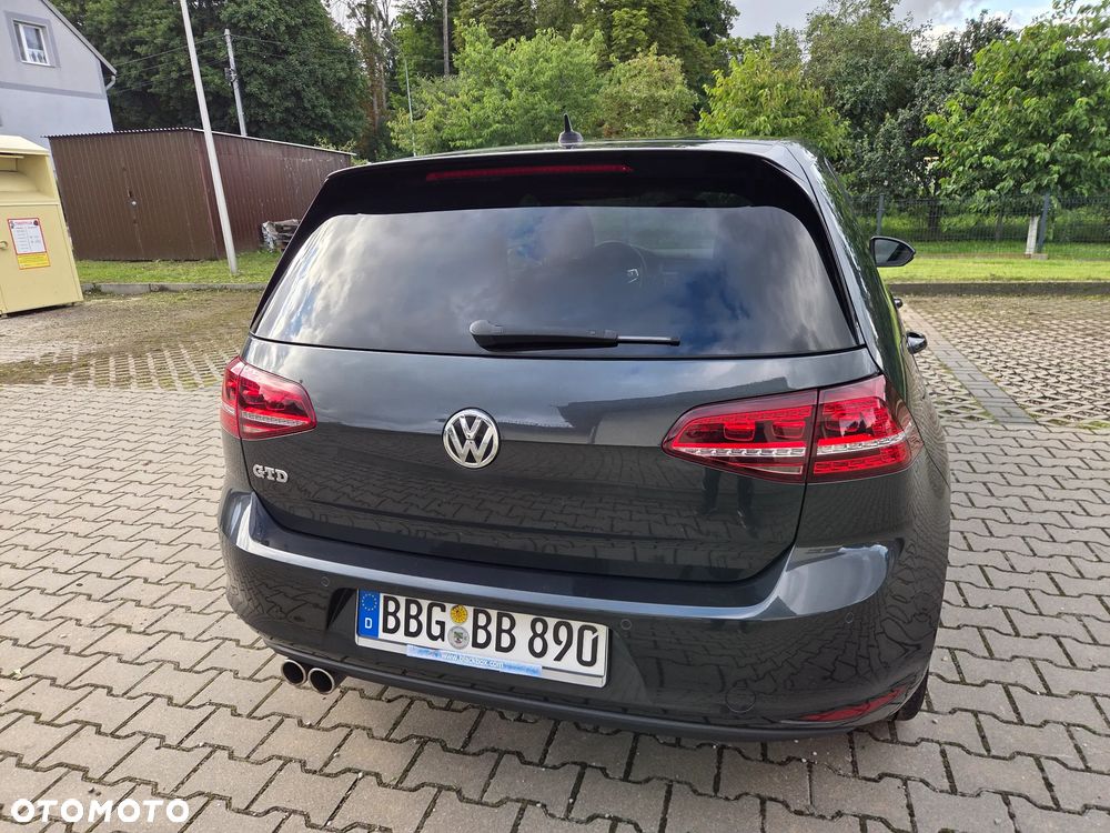 Volkswagen Golf - 10