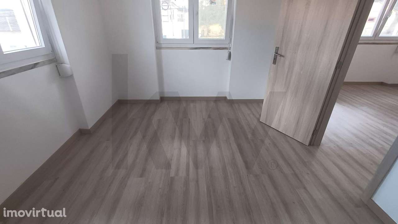 Moradia T3 + Anexo T0 + Sótão + Espaço Comercial – Caldas da Rainha - Grande imagem: 5/60