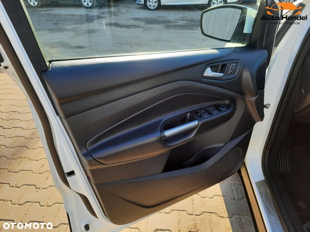 Ford Kuga 1.5 EcoBoost 2x4 Titanium - 33