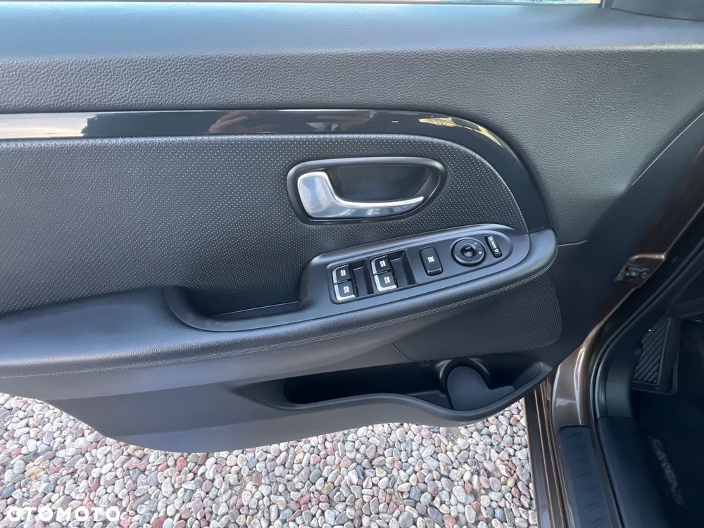 Kia Carens 1.6 GDI ISG Spirit - 25