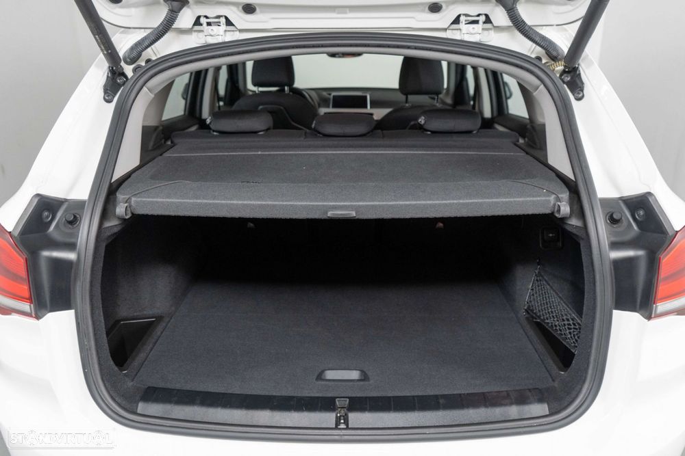 BMW X1 25 e xDrive Corporate Edition - 13