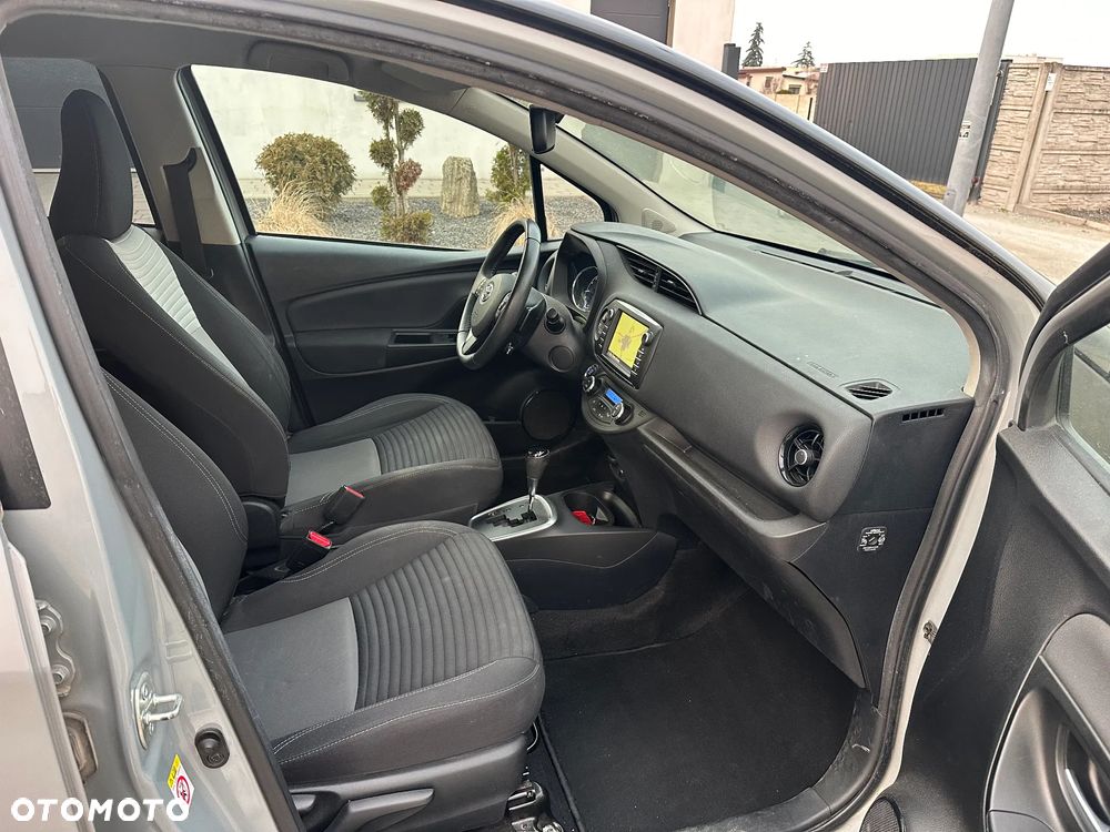 Toyota Yaris 1.5 Dynamic CVT - 17