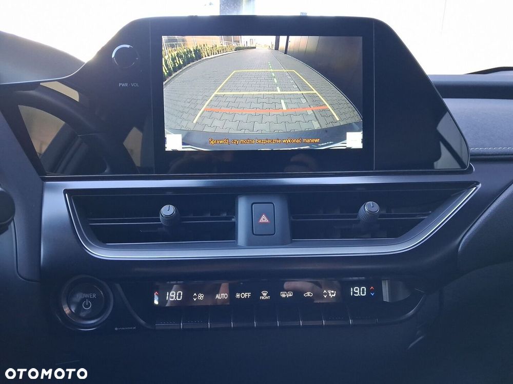 Lexus UX 250h GPF Business 2WD - 23