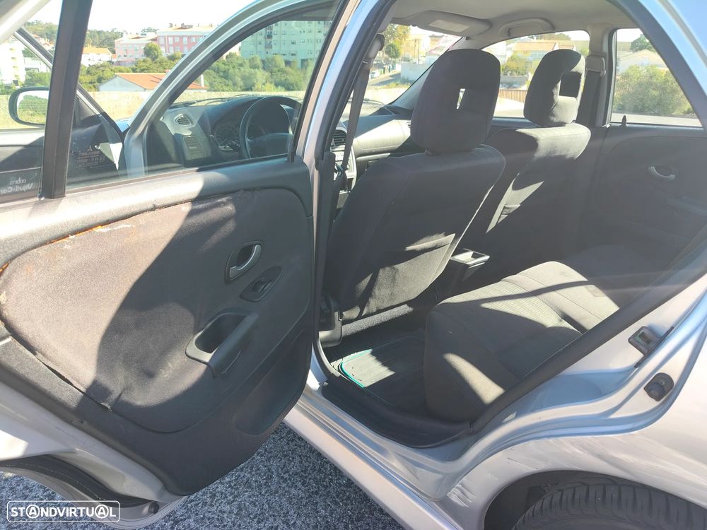 Mitsubishi Carisma SD 1.3 Comfort - 13