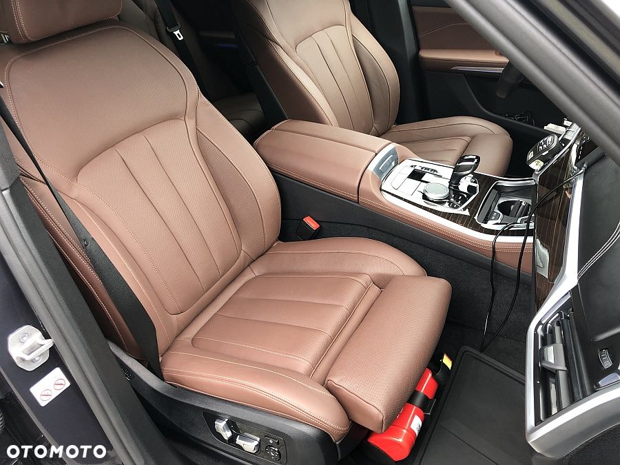 BMW X5 xDrive40d mHEV - 26