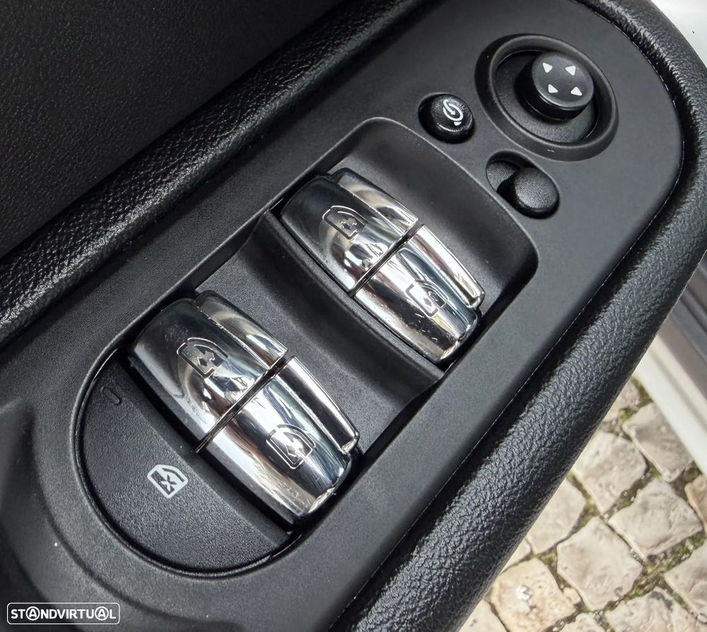 MINI Countryman Cooper D Premium Yours Auto - 14