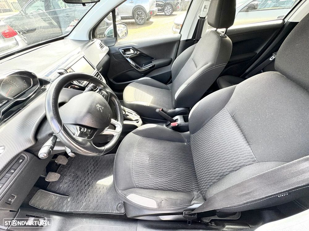 Peugeot 208 1.4 HDi SE Style - 7