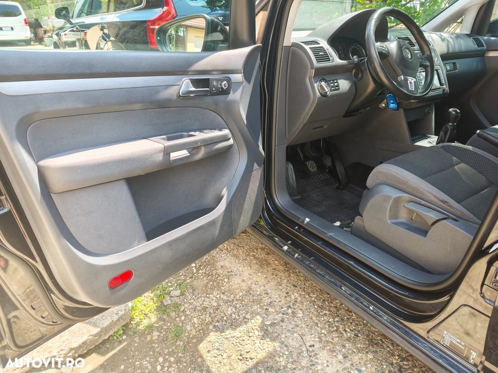 Volkswagen Touran 1.6 TDI BlueMotion Technology Highline - 25