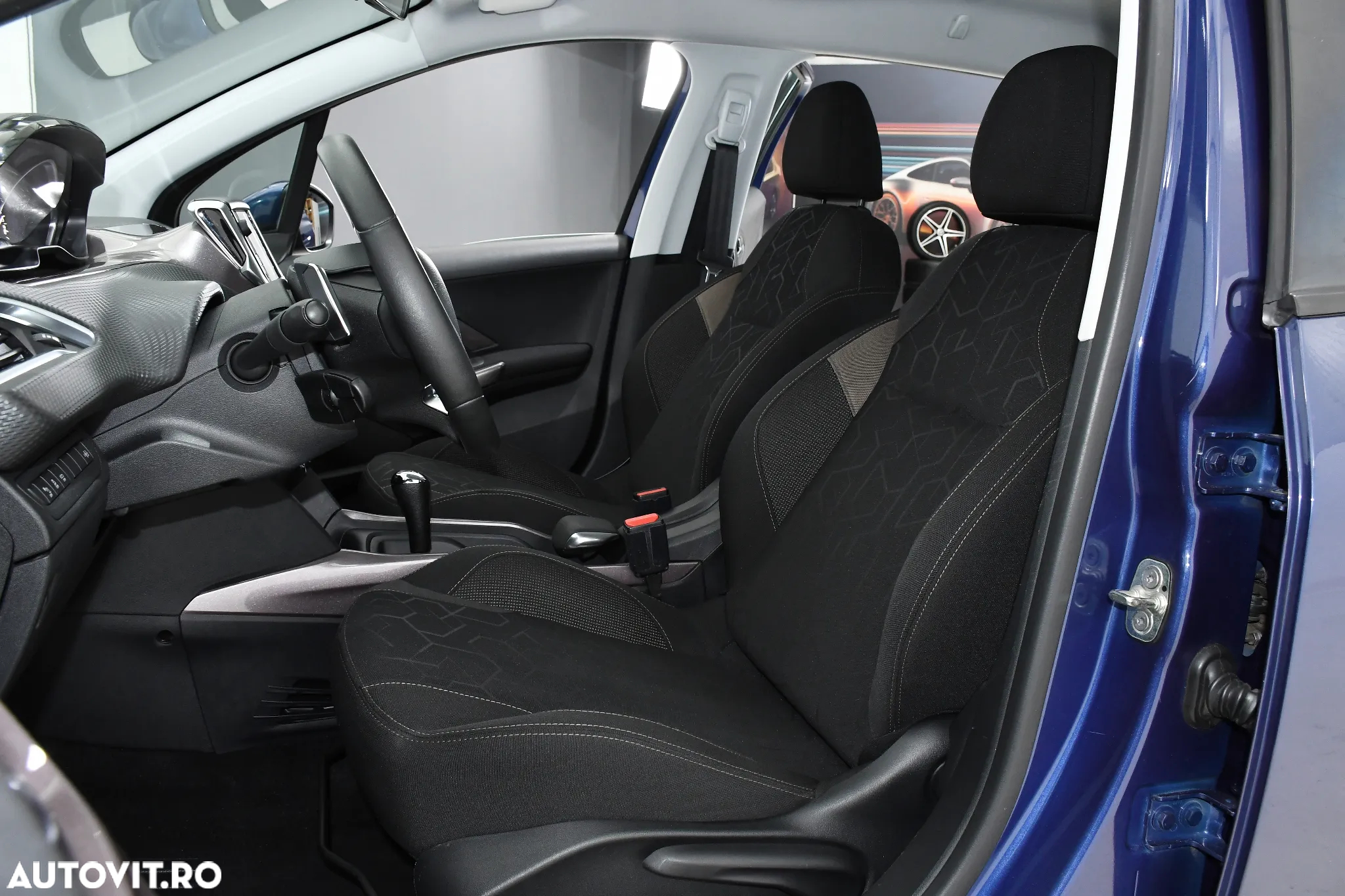 Peugeot 2008 1.2 e-VTi STT ETG Allure - 12