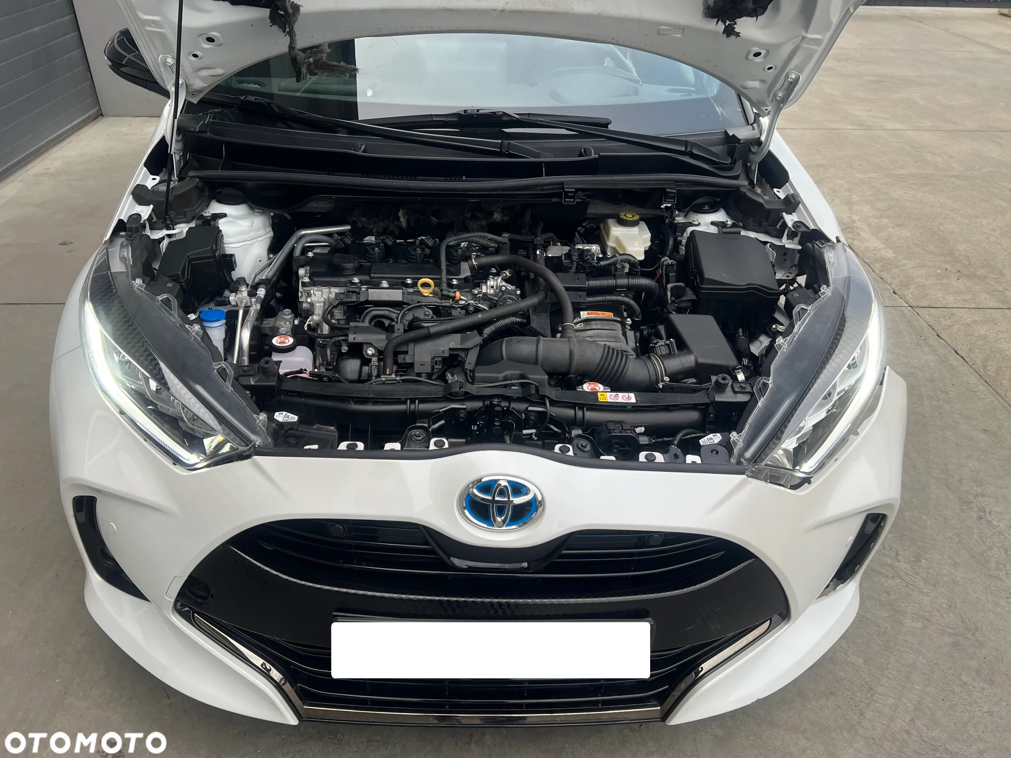 Toyota Yaris Hybrid 1.5 Style - 17