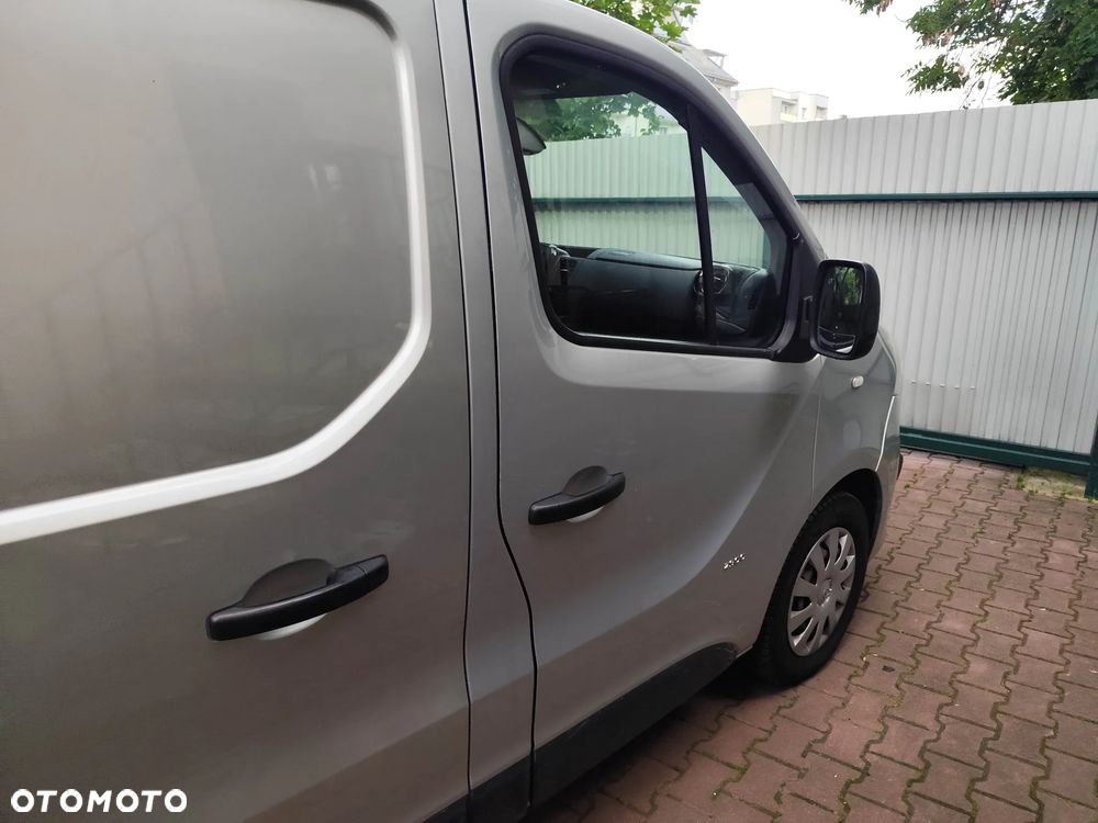 Opel Vivaro - 10