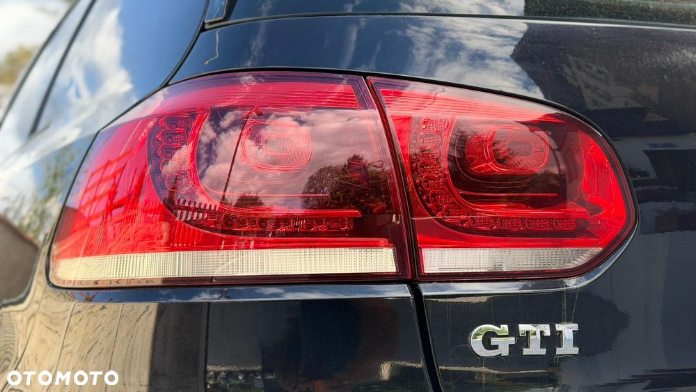 Volkswagen Golf 2.0 GTI DSG - 21