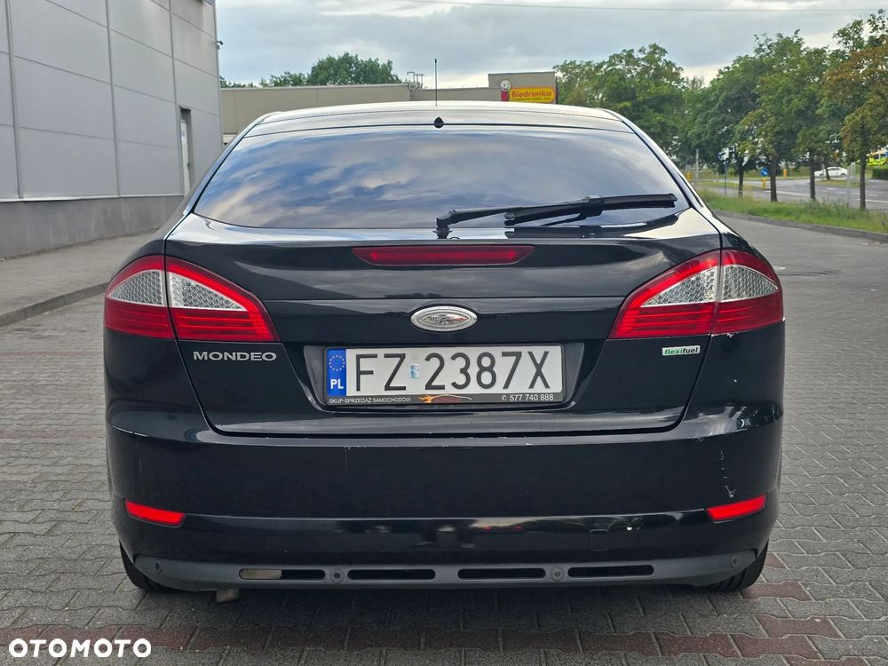 Ford Mondeo 2.0 Ghia - 7