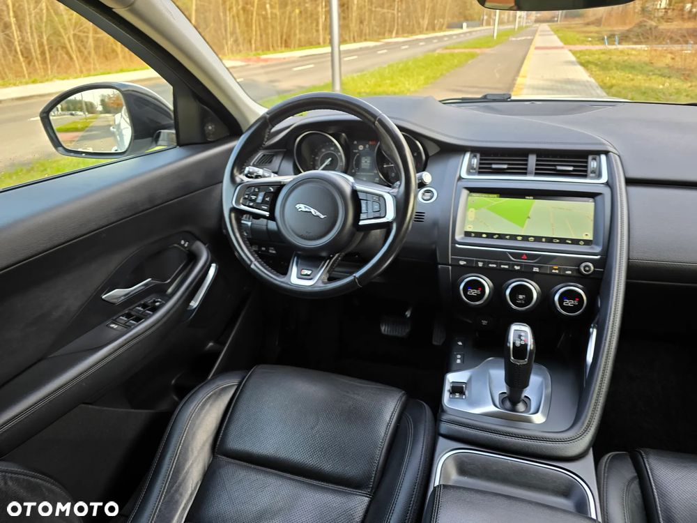 Jaguar E-Pace 2.0 i4D AWD R-Dynamic HSE - 34