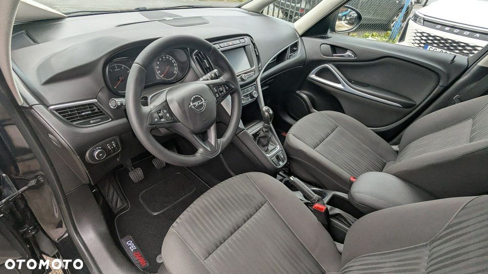 Opel Zafira - 10