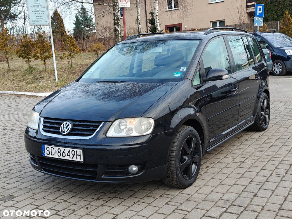 Volkswagen Touran 2.0 FSI Highline - 18