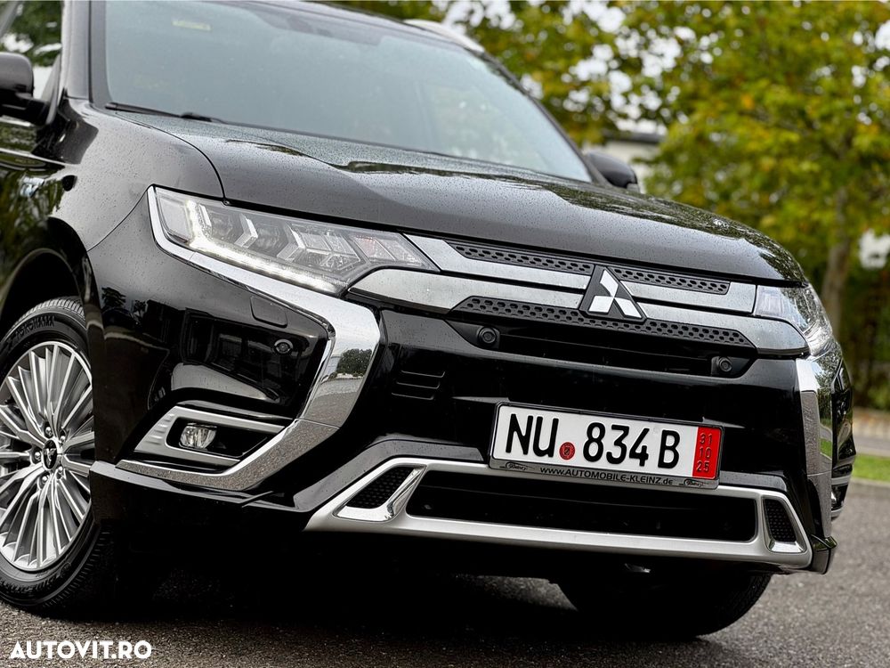 Mitsubishi Outlander 2.4 4WD Plug-In Hybrid Top - 27