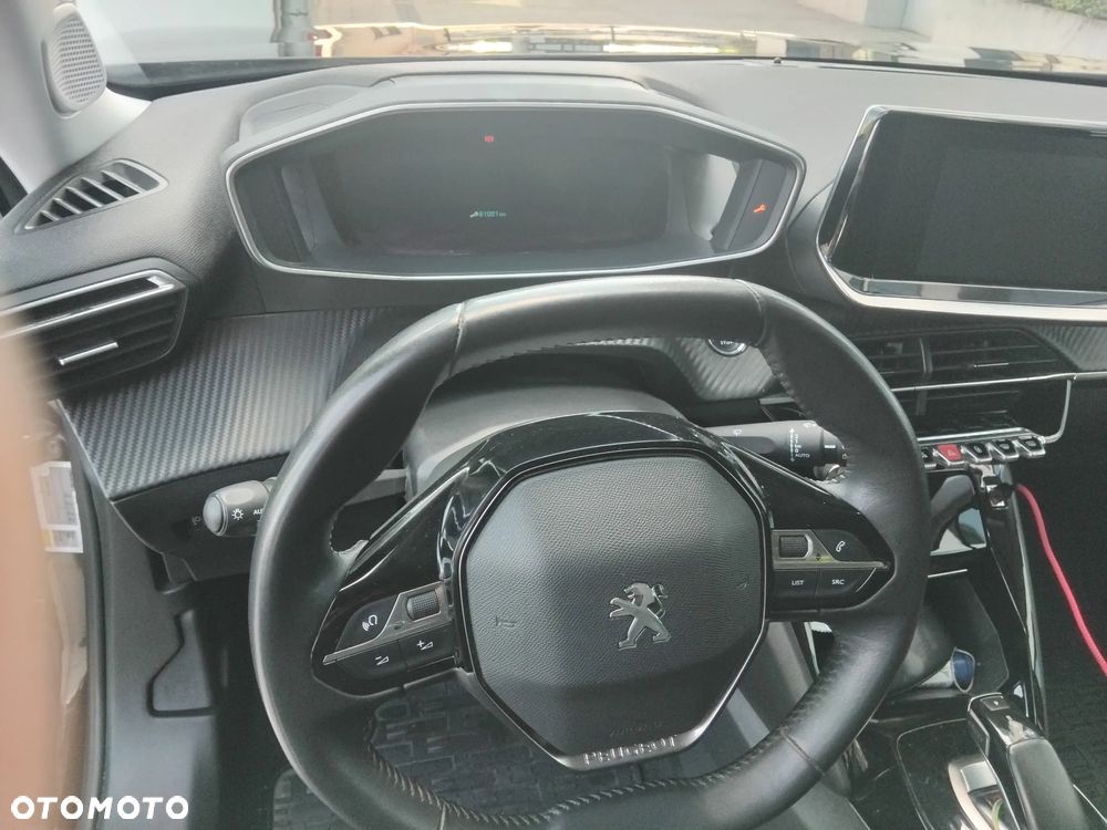 Peugeot 2008 e-2008 50kWh Style - 10