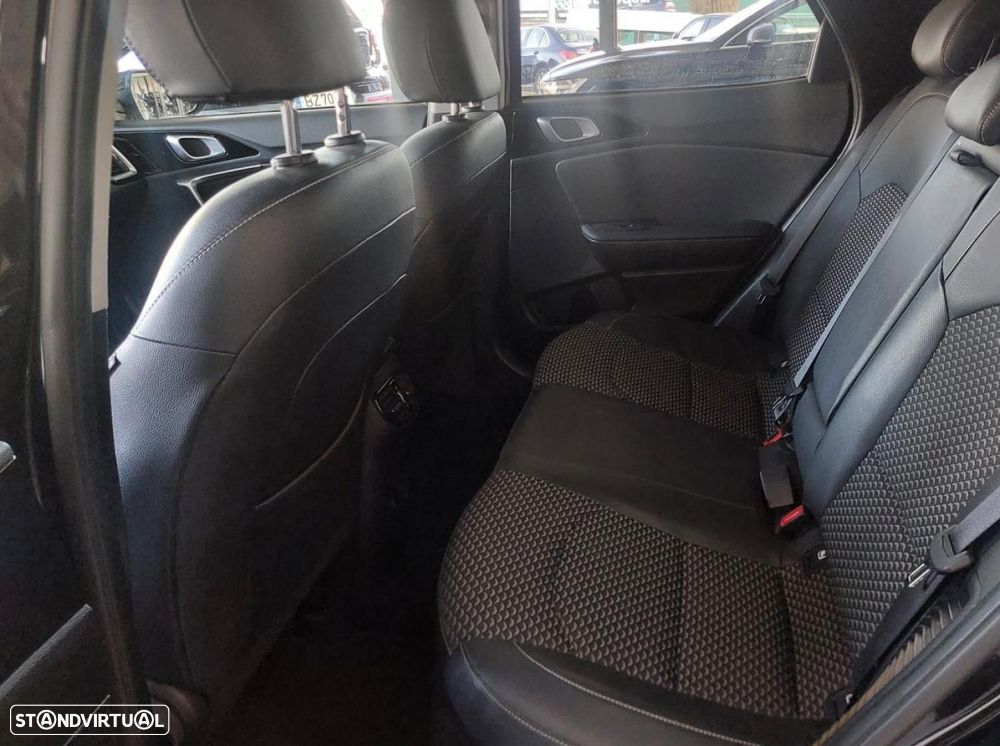 Kia XCeed 1.6 GDi PHEV Drive - 32