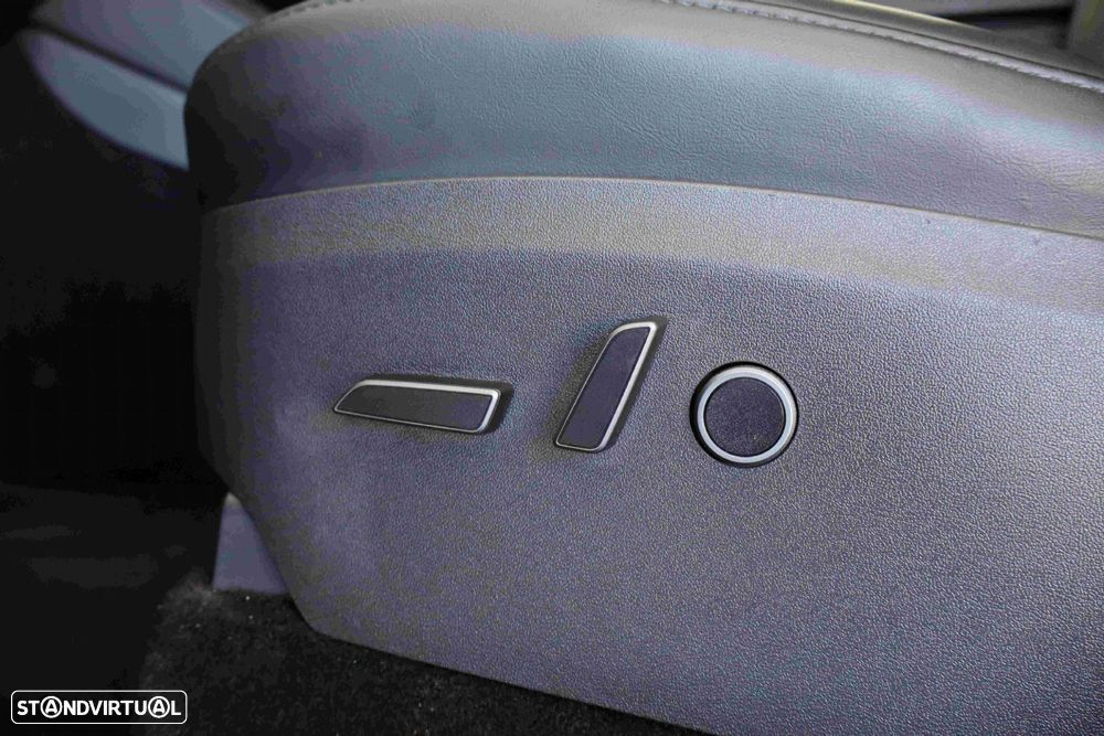Tesla Model Y Performance Tração Integral - 18