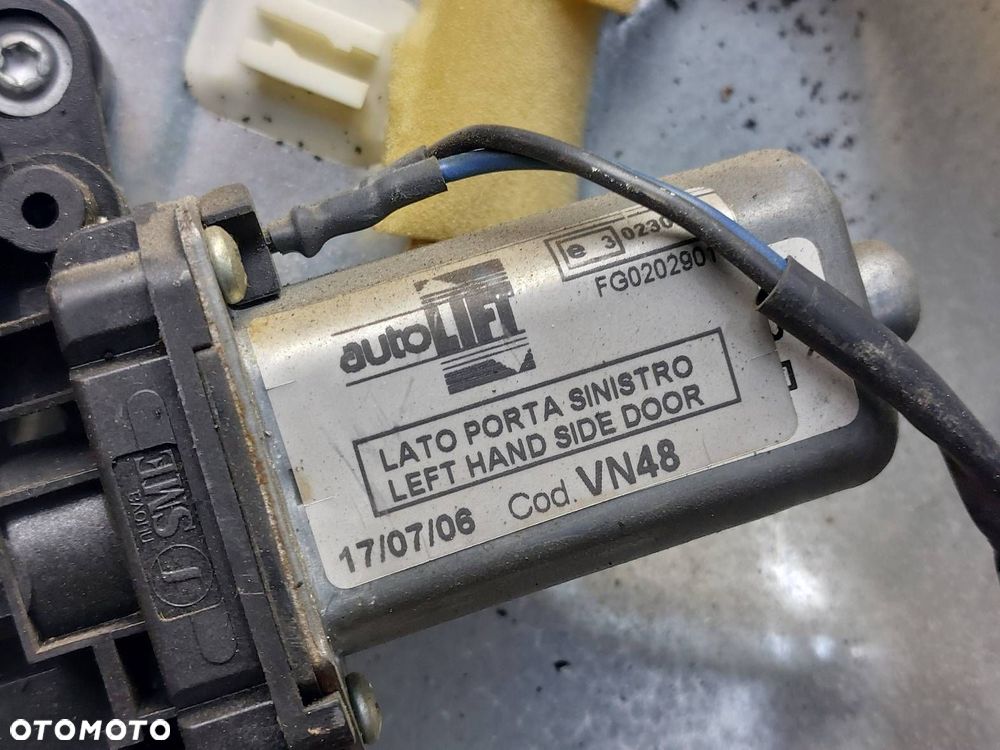 MECHANIZM PODNOŚNIK SZYBY LEWY PRZÓD 2 PIN POLO IV LIFT 5D 6Q4837401M - 2