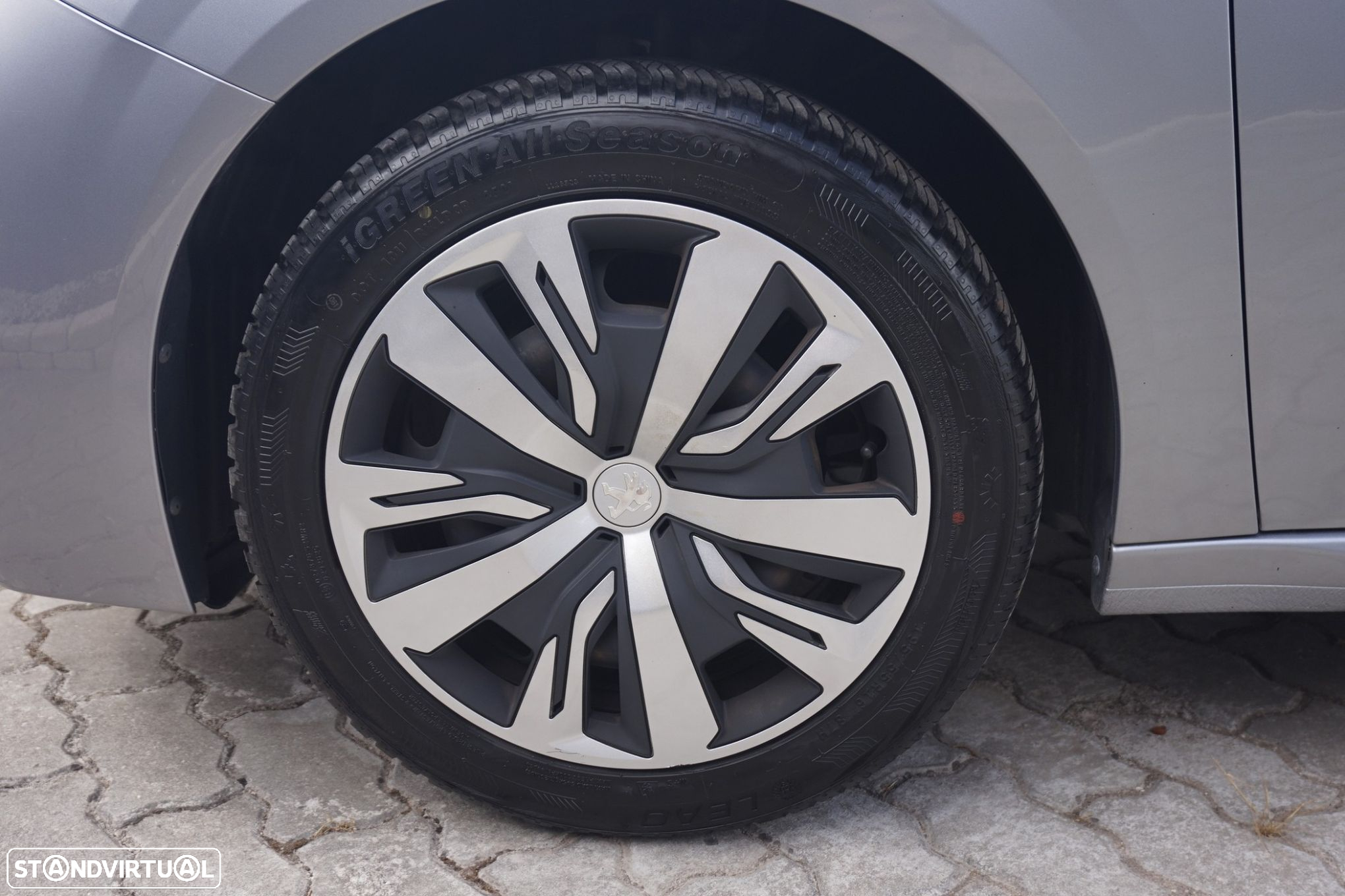 Peugeot 208 1.2 PureTech Active - 22