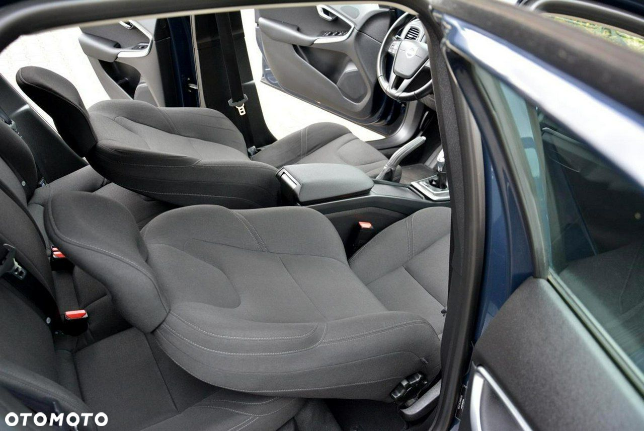 Volvo V40 - 18