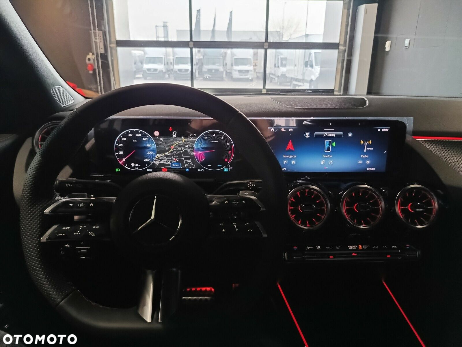 Mercedes-Benz GLA - 21