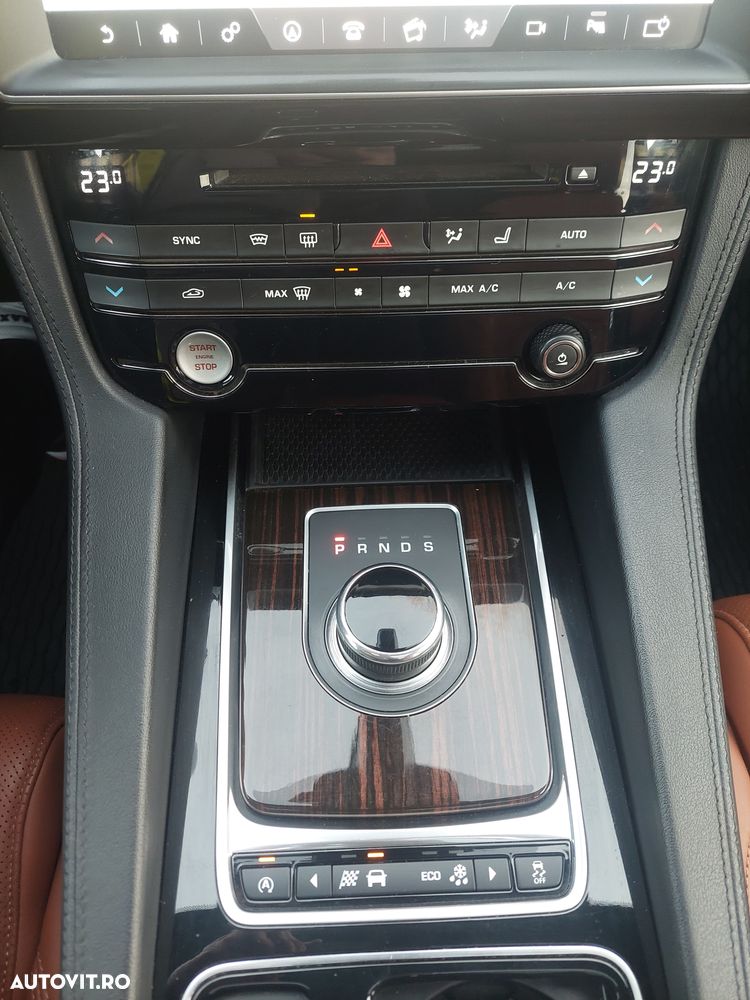 Jaguar F-Pace 20d AWD Aut. Portfolio - 14