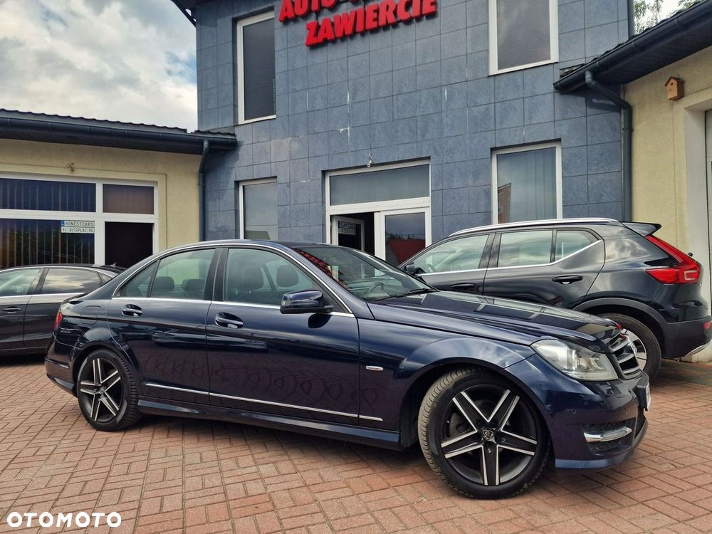 Mercedes-Benz Klasa C 180 7G-TRONIC AMG Line - 13