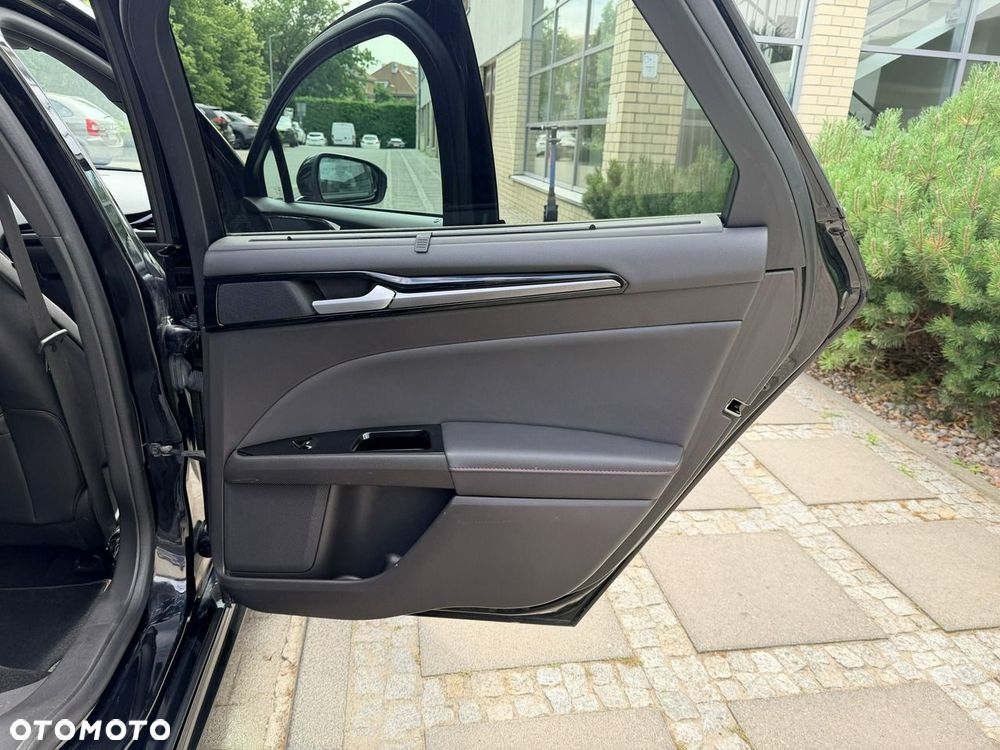 Ford Mondeo - 26