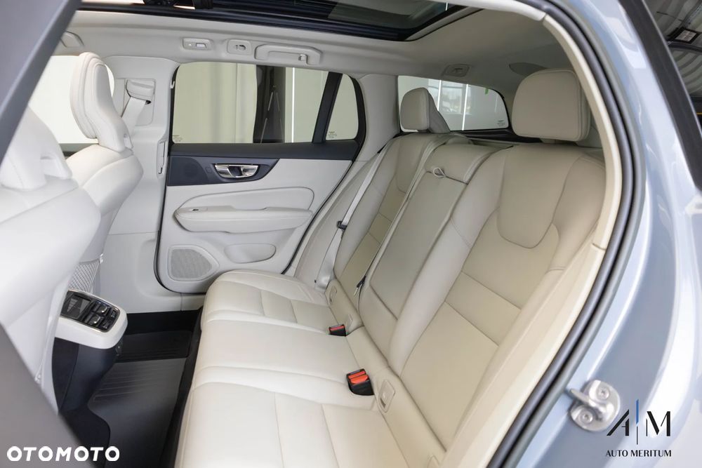 Volvo V60 Cross Country B4 D AWD Geartronic - 28