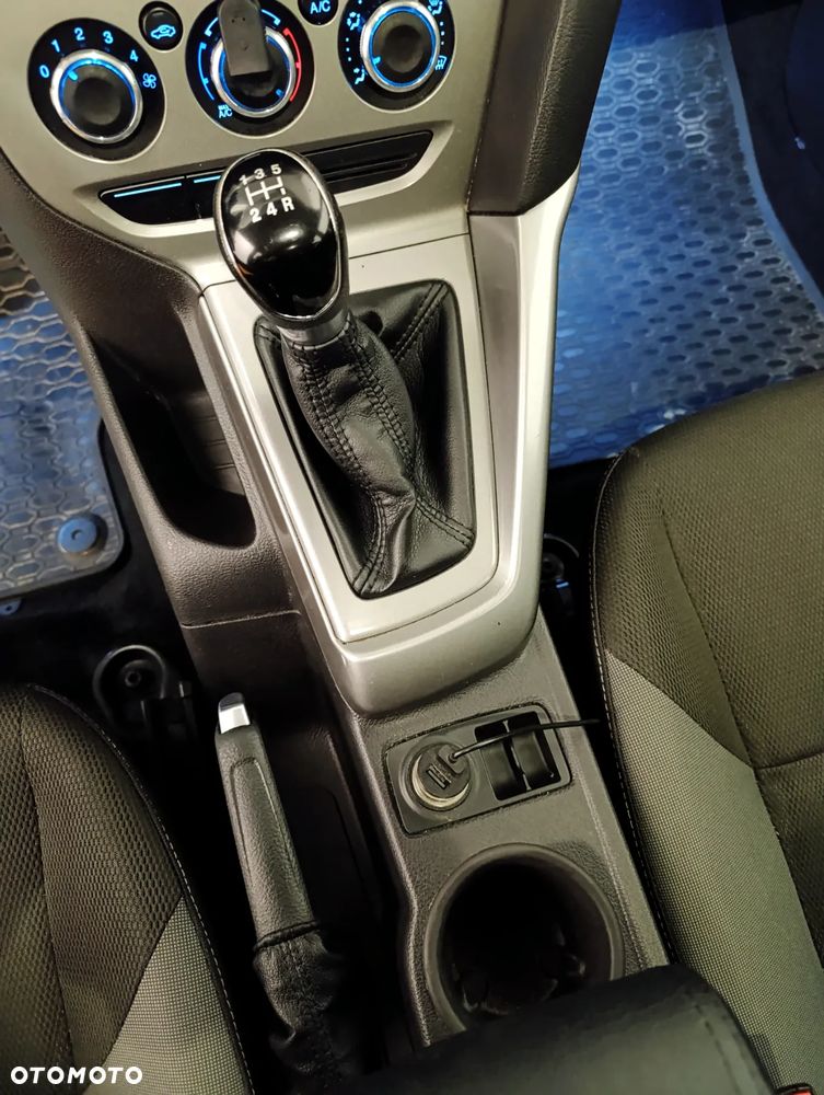 Ford Focus 1.6 Trend - 10