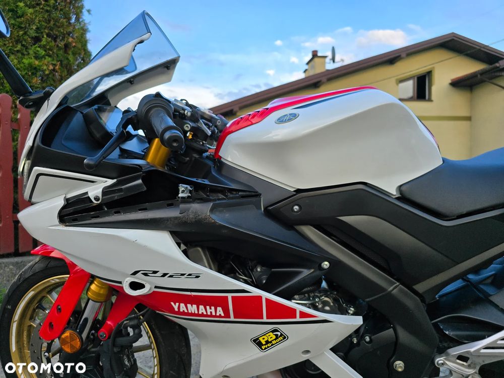 Yamaha YZF - 24