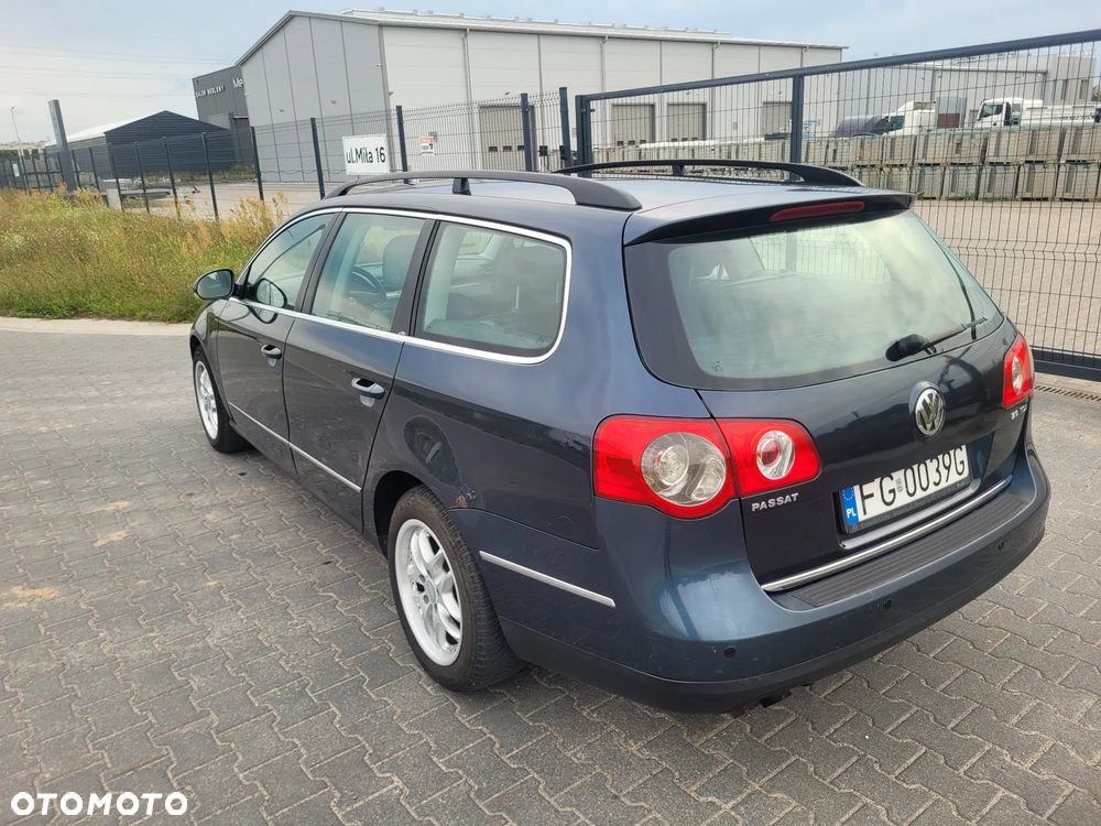 Volkswagen Passat - 4