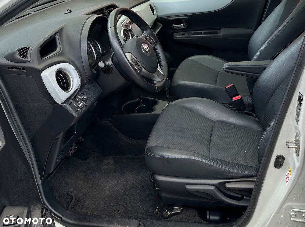 Toyota Yaris - 10