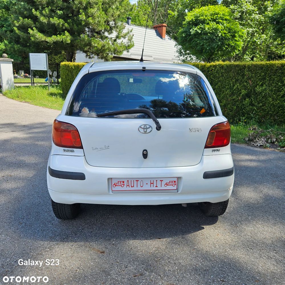 Toyota Yaris 1.0 - 11