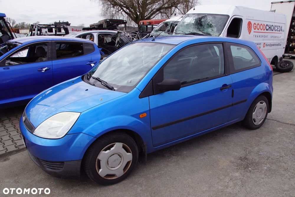 Auto na części - Ford Fiesta MK6 1.3 8V 60 KM 2S6G-6006-CA 2S6R-7002-MB 4CVE 2004R Silnik Skrzynia Drzwi Maska Błotnik Klapa Zderzak Lusterko Lampa Klamka Szyba Deska Kokpit Sterownik Moduł Czujnik Licznik Panel Kierownica - 2