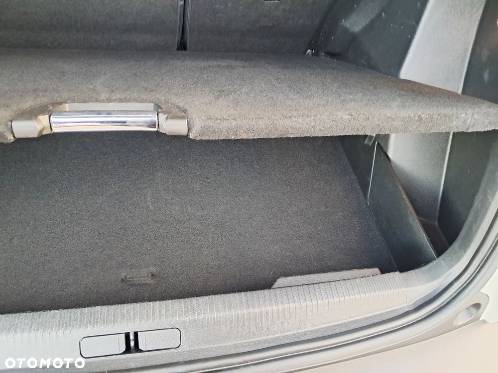 Peugeot 2008 1.2 Pure Tech GPF Allure S&S - 30