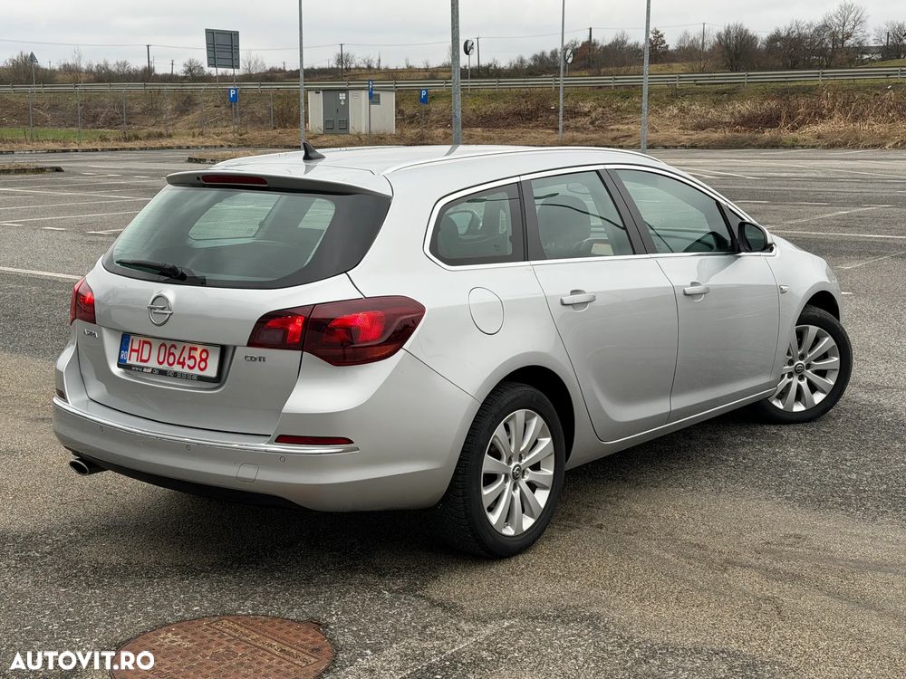 Opel Astra 2.0 CDTI DPF SportsTourer Edition - 3