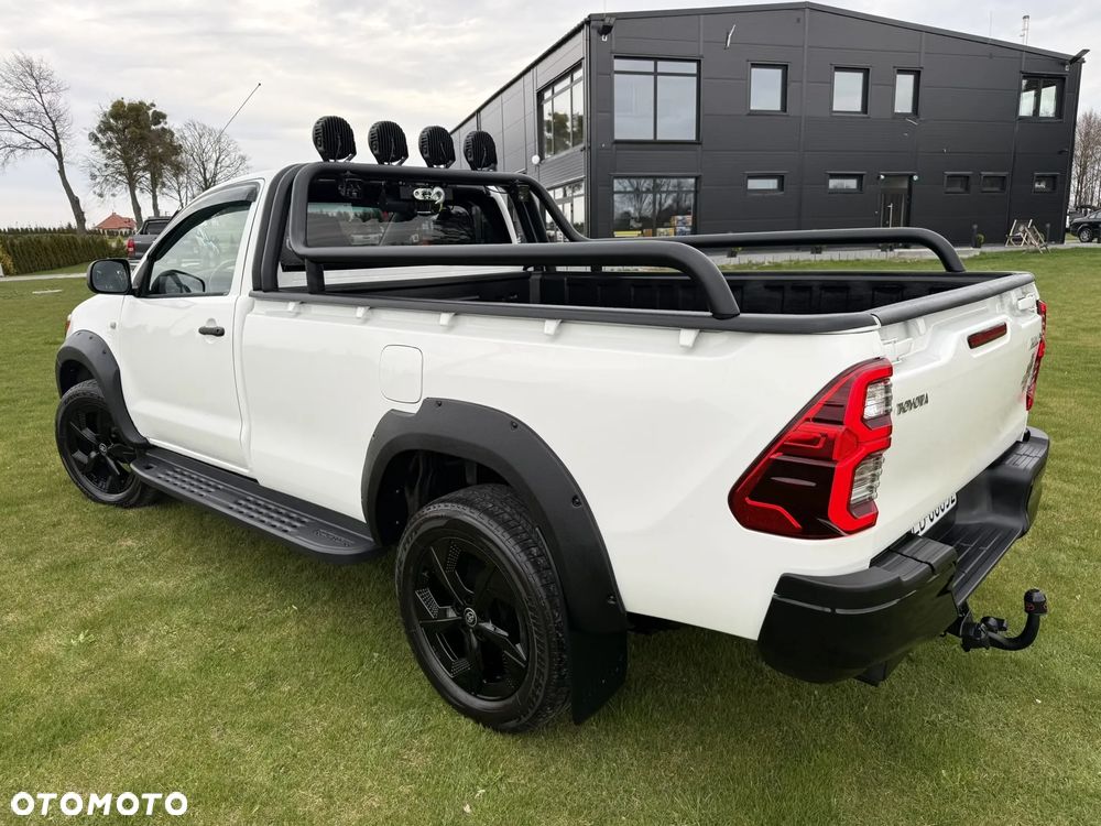 Toyota Hilux - 3