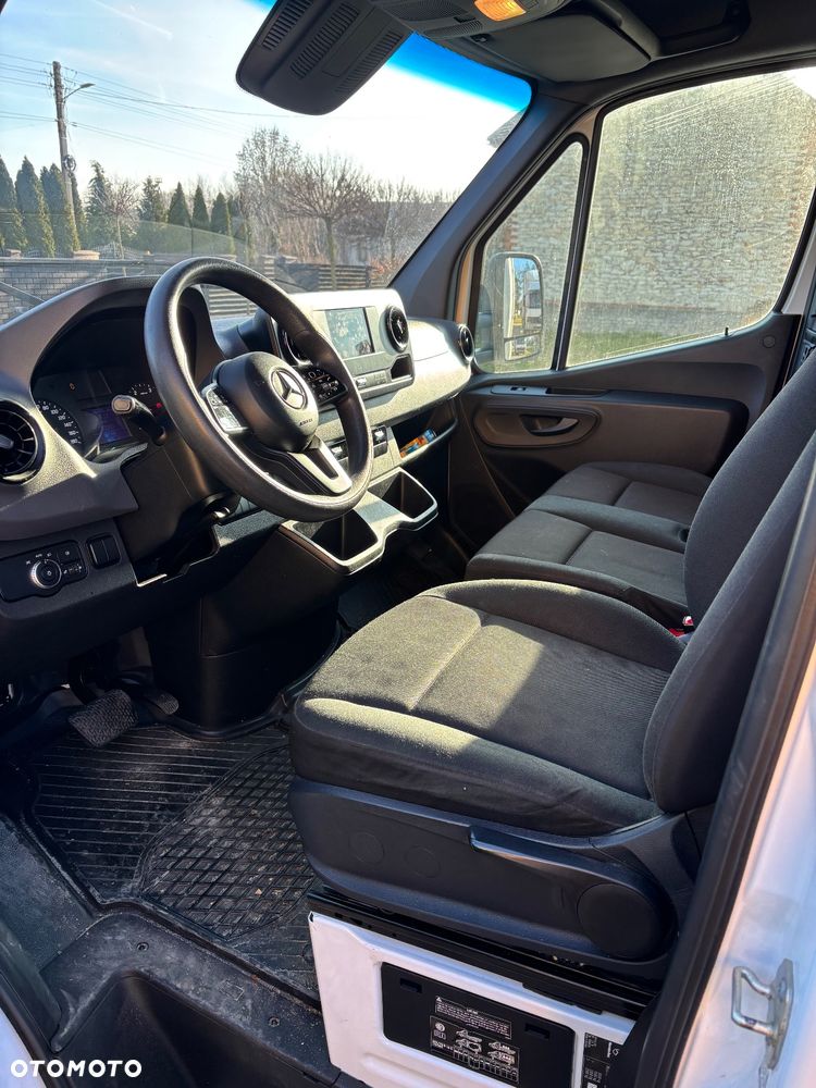 Mercedes-Benz Sprinter - 5