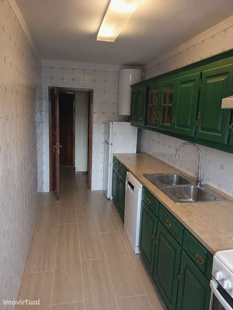 T1 + 1 Trv. Monsanto / Arca D'Água / Amial C/ lugar de garagem - Grande imagem: 2/17