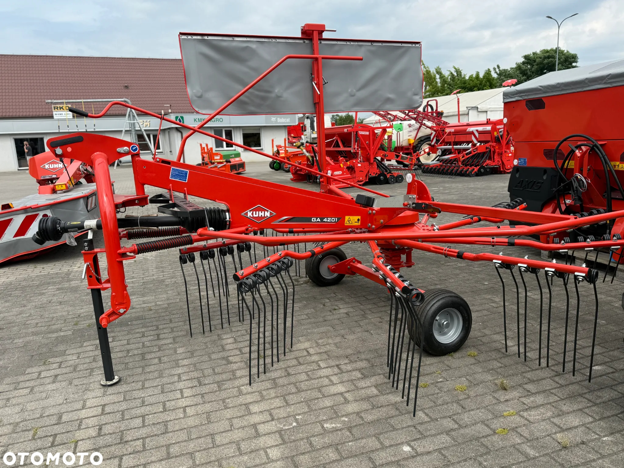 Kuhn Zgrabiarka jednokaruzelowa KUHN 4201 - 2