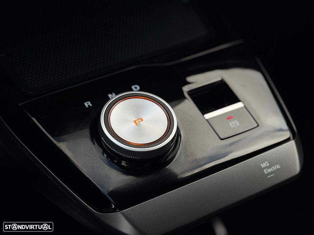 MG MG4 64 kWh Luxury - 19