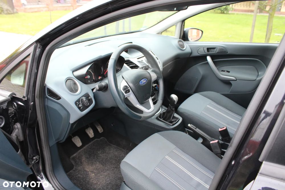 Ford Fiesta - 23