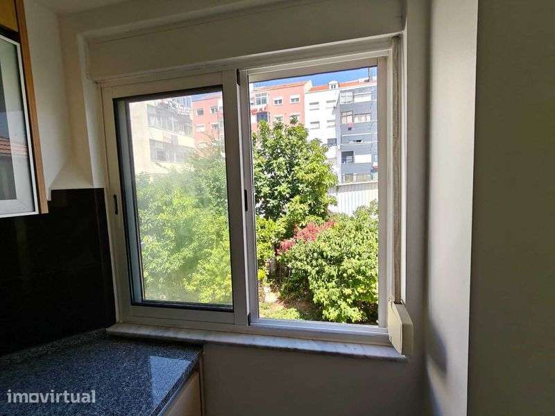T2 apartamento remodelado , para Arrendamento Almada - Grande imagem: 5/12