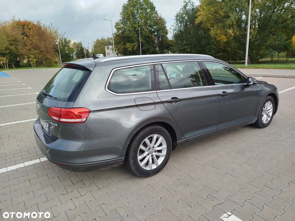 Volkswagen Passat Variant 1.6 TDI (BlueMotion Technology) Comfortline - 11