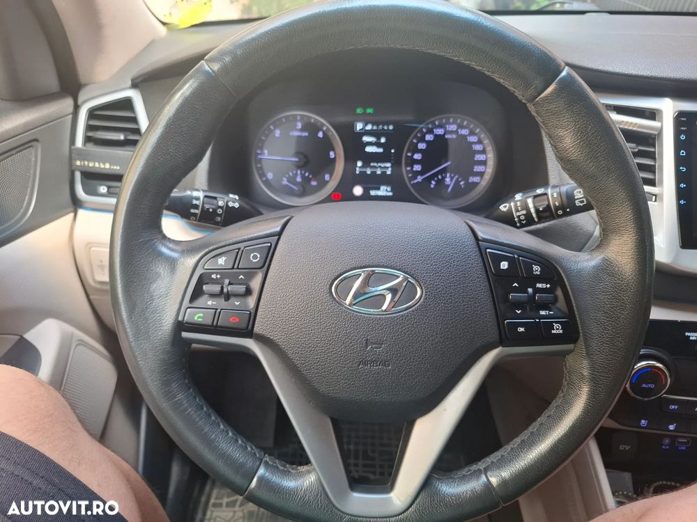 Hyundai Tucson 2.0 CRDI 4WD 6AT Luxury Pack+ - 9